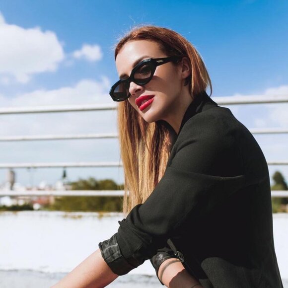 Bottega Veneta BV1031S 001 Sunglasses Black Cat Eye Frame, Grey Lenses - Picture 1 of 11